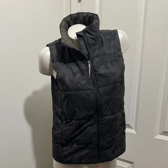 Vuori Black Camo Quilted Puffer Vest - Picture 4 of 16